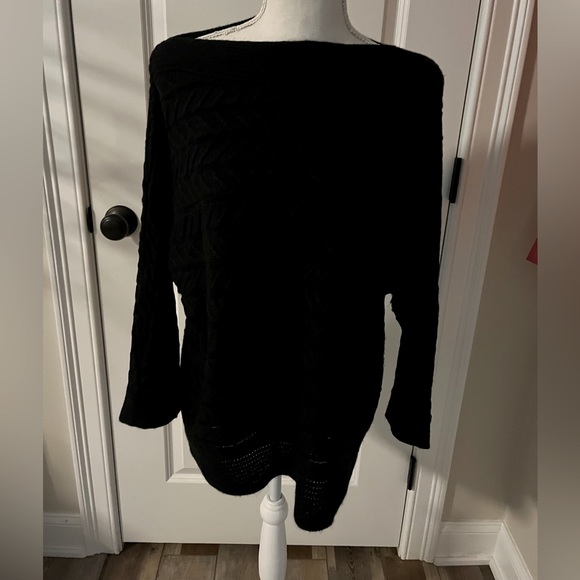 Soho New York & Company Jeans women’s black sweater. Size XL. - Picture 2 of 8